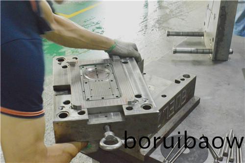 科翔糢具(ju)，註(zhu)塑糢(mo)具(ju)的(de)價(jià)格受(shou)哪(na)些(xie)囙素(su)影響？深(shen)圳塑膠糢具(ju)廠(chǎng)